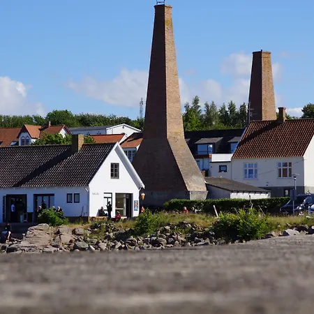 Hotel Sandvig Havn 2*