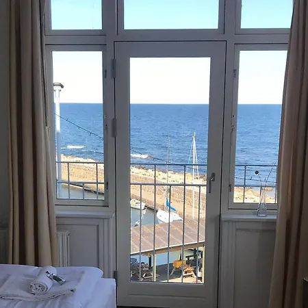 ホテル Sandvig Havn 2*