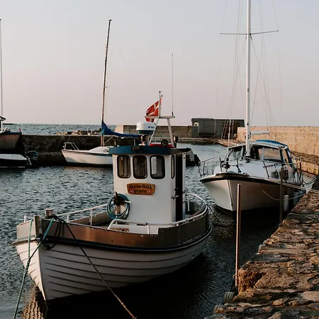 Sandvig Havn מלון אלינגה