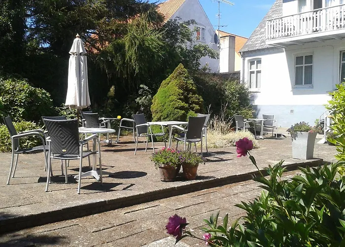 Sandvig Havn Hotel 2*